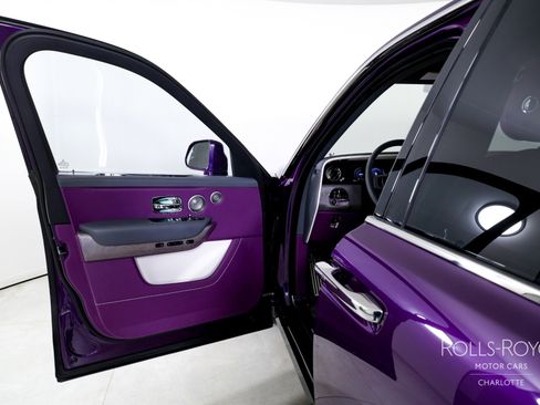 Used 2025 Rolls-Royce Cullinan image 11