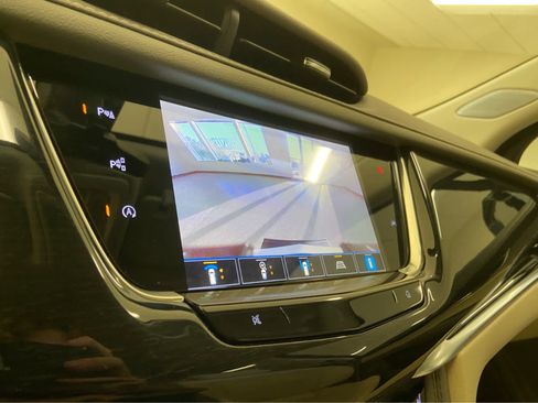 Used 2024 Cadillac XT6 Premium Luxury w/ Technology Package FWD image 39