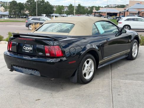 Used 2000 Ford Mustang Convertible RWD image 7