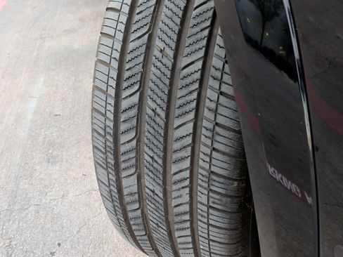 Used 2025 Audi Q6 e-tron Premium w/ Convenience Package image 12