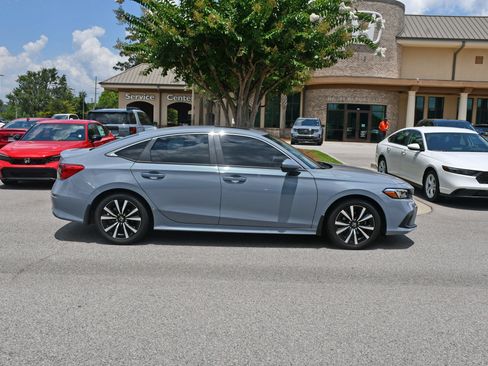 Used 2024 Honda Civic EX image 5