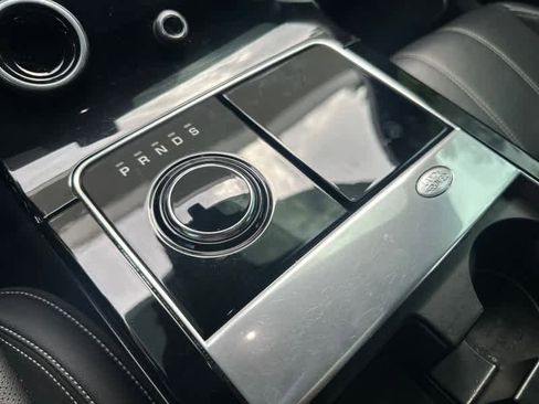 Used 2019 Land Rover Range Rover Velar R-Dynamic SE AWD/4WD image 40