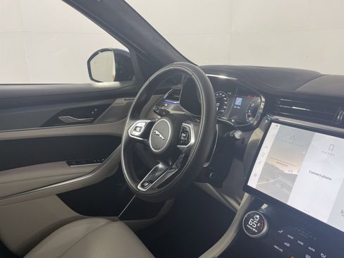 Used 2025 Jaguar F-PACE SVR 575 Edition AWD/4WD image 10