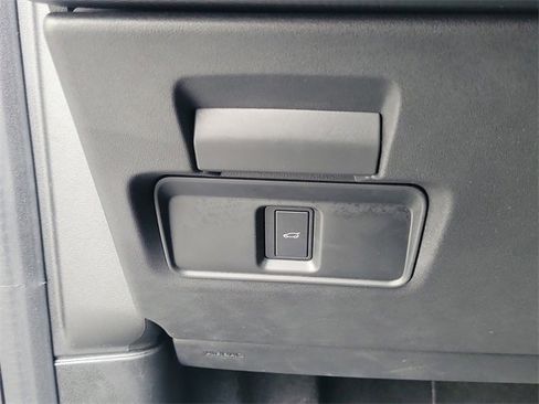 Used 2025 Land Rover Discovery Sport Dynamic SE image 26