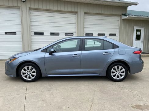 Used 2023 Toyota Corolla LE FWD image 4
