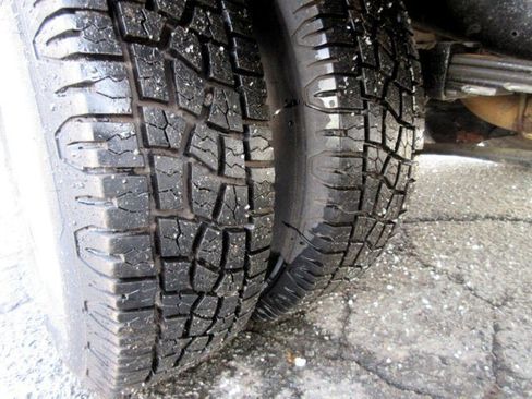 Used 2017 Ford E-350 and Econoline 350 Super Duty w/ Power Windows & Locks Group image 27