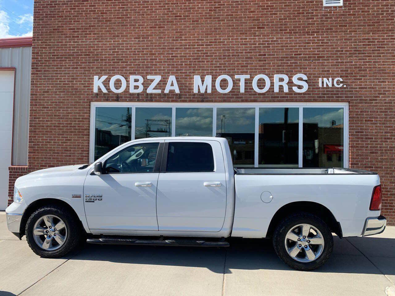 Used 2019 RAM 1500 Big Horn AWD/4WD image 2