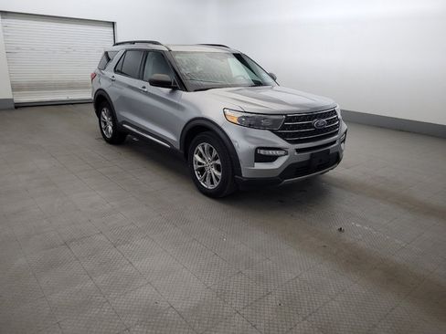 Used 2022 Ford Explorer XLT w/ Equipment Group 202A AWD/4WD image 13