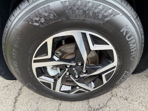Used 2025 Kia Sportage LX FWD image 29