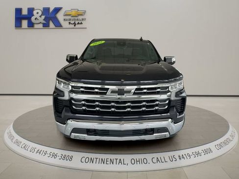 Used 2022 Chevrolet Silverado 1500 LTZ w/ LTZ Premium Package AWD/4WD image 2