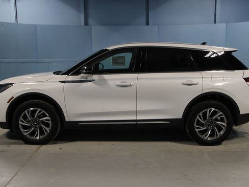 Used 2025 Lincoln Corsair AWD w/ Equipment Group 101A image 26