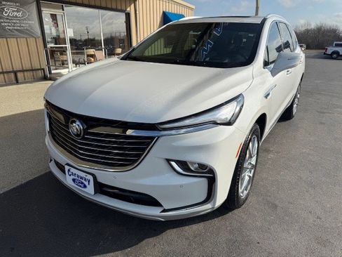 Used 2023 Buick Enclave Premium w/ Experience Buick Package image 3
