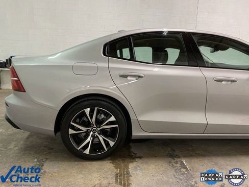 Used 2025 Volvo S60 B5 Core image 10