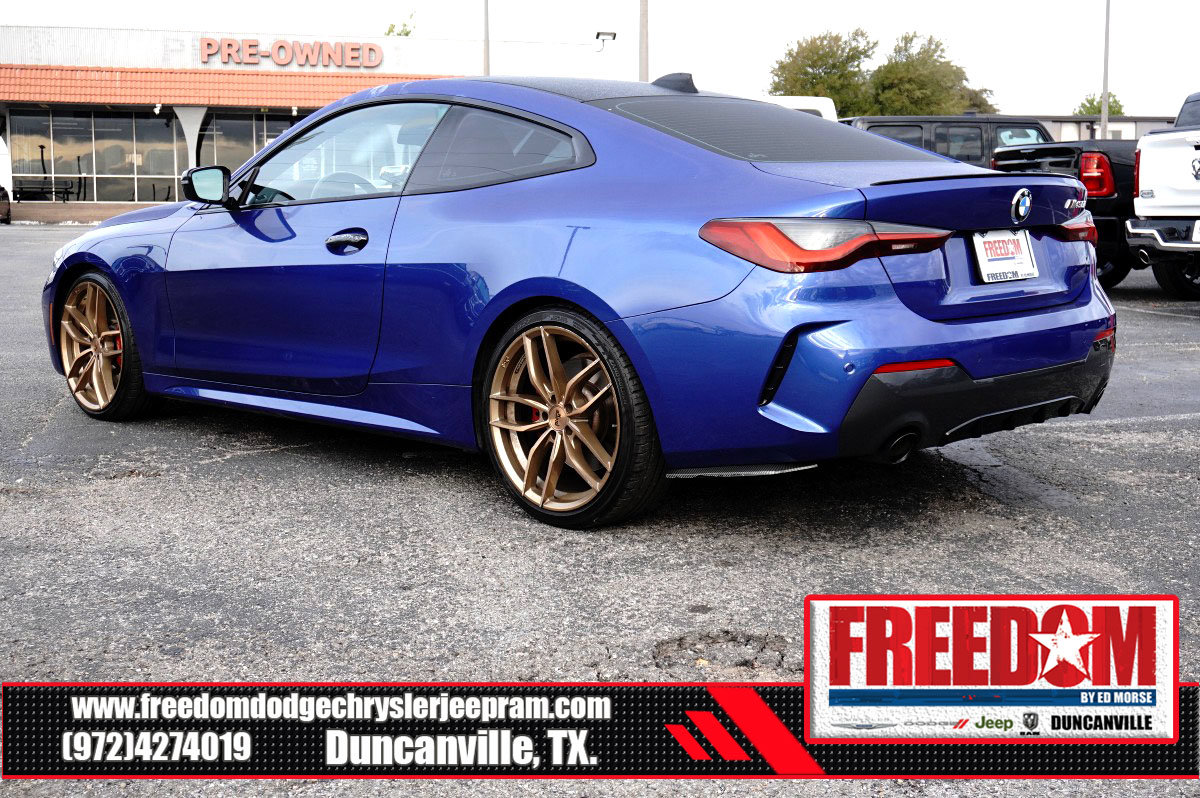 Used 2022 BMW 430i Coupe w/ M Sport Package RWD image 3