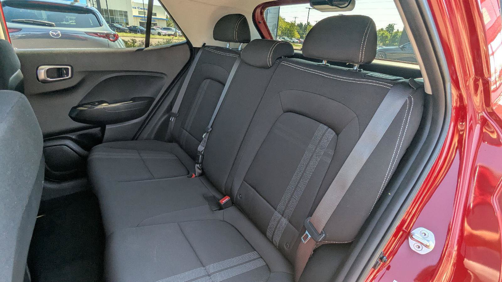 Used 2022 Hyundai Venue SEL FWD image 14