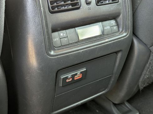 Used 2019 Nissan Pathfinder SV FWD image 23