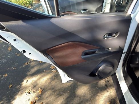 Certified 2023 Nissan Kicks SR image 30