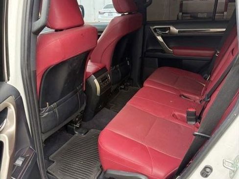 Used 2020 Lexus GX 460 Premium w/ Premium Package image 3