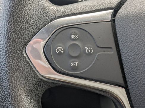 Used 2021 Chevrolet Traverse LS image 20