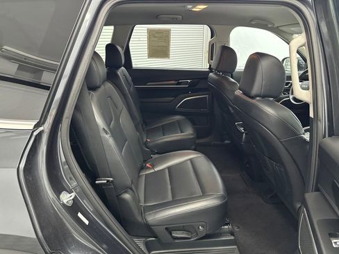 Used 2024 Kia Telluride S AWD/4WD image 16