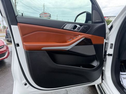 Used 2021 BMW X7 xDrive40i w/ M Sport Package image 9
