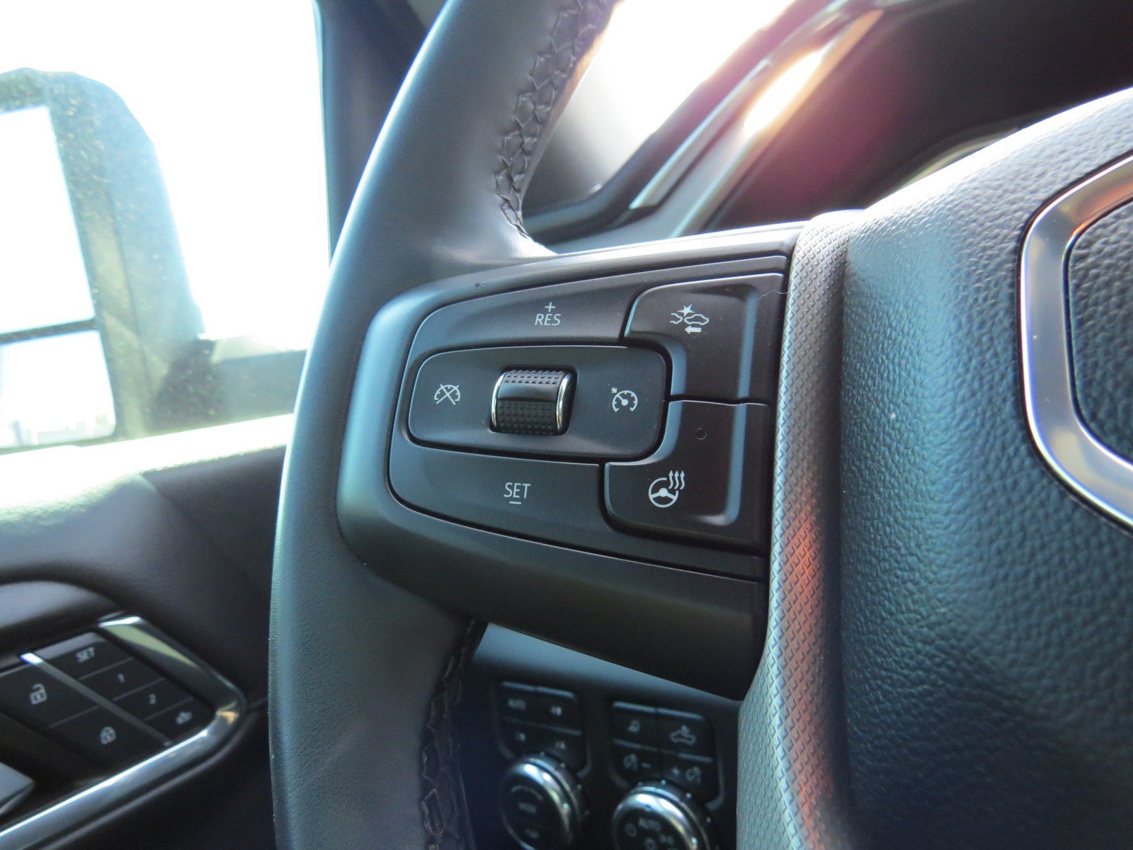 Used 2024 GMC Sierra 3500 Denali w/ Denali Reserve Package AWD/4WD image 18