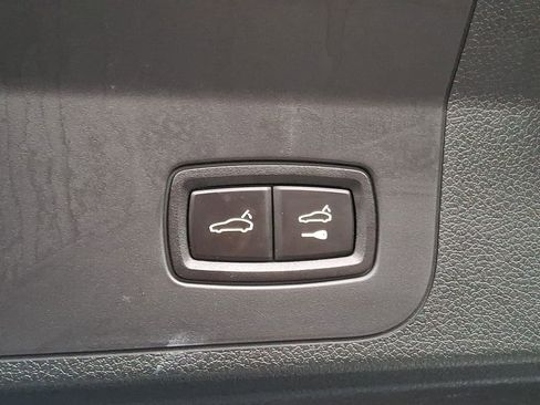 Used 2023 Porsche Panamera 4 w/ Premium Package image 28