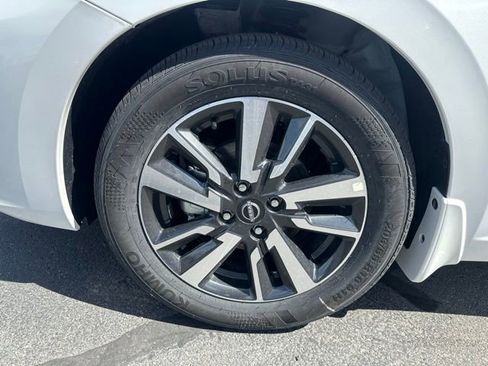 New 2025 Nissan Versa SV w/ Trunk Package FWD image 13