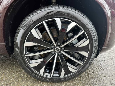 Certified 2025 Volvo XC90 T8 Ultra image 9