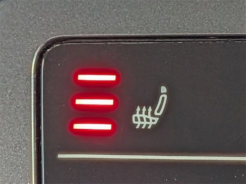 Certified 2024 Volkswagen Tiguan SE image 24