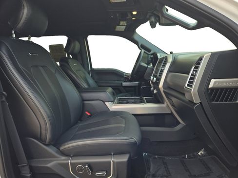 Used 2017 Ford F250 Platinum w/ Platinum Ultimate Package AWD/4WD image 23