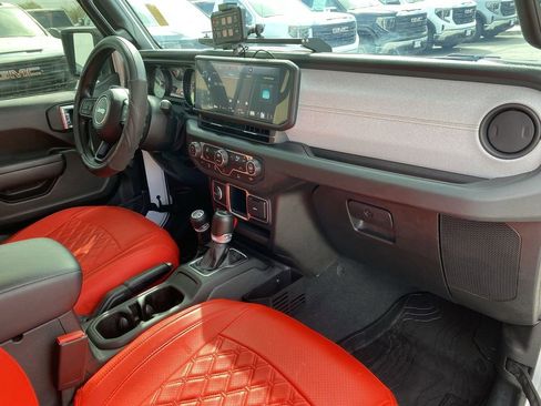 Used 2024 Jeep Gladiator Sport AWD/4WD image 28