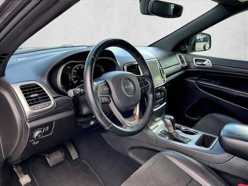 Certified 2020 Jeep Grand Cherokee Laredo w/ Laredo X Package RWD image 14