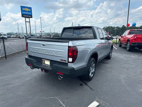 Used 2025 Honda Ridgeline TrailSport image 6