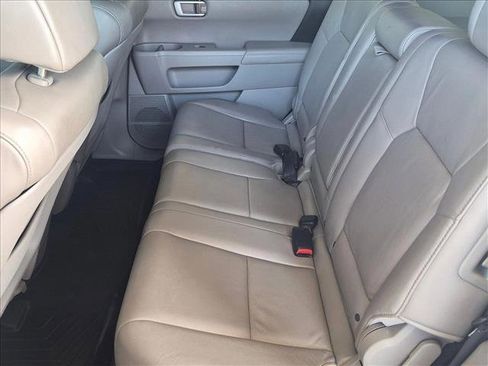 Used 2010 Honda Pilot Touring image 19