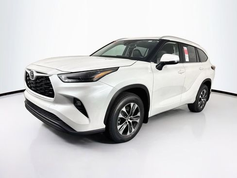 New 2026 Toyota Highlander XLE AWD/4WD image 3