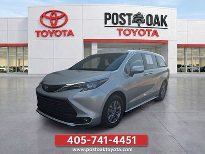 Used 2025 Toyota Sienna XLE