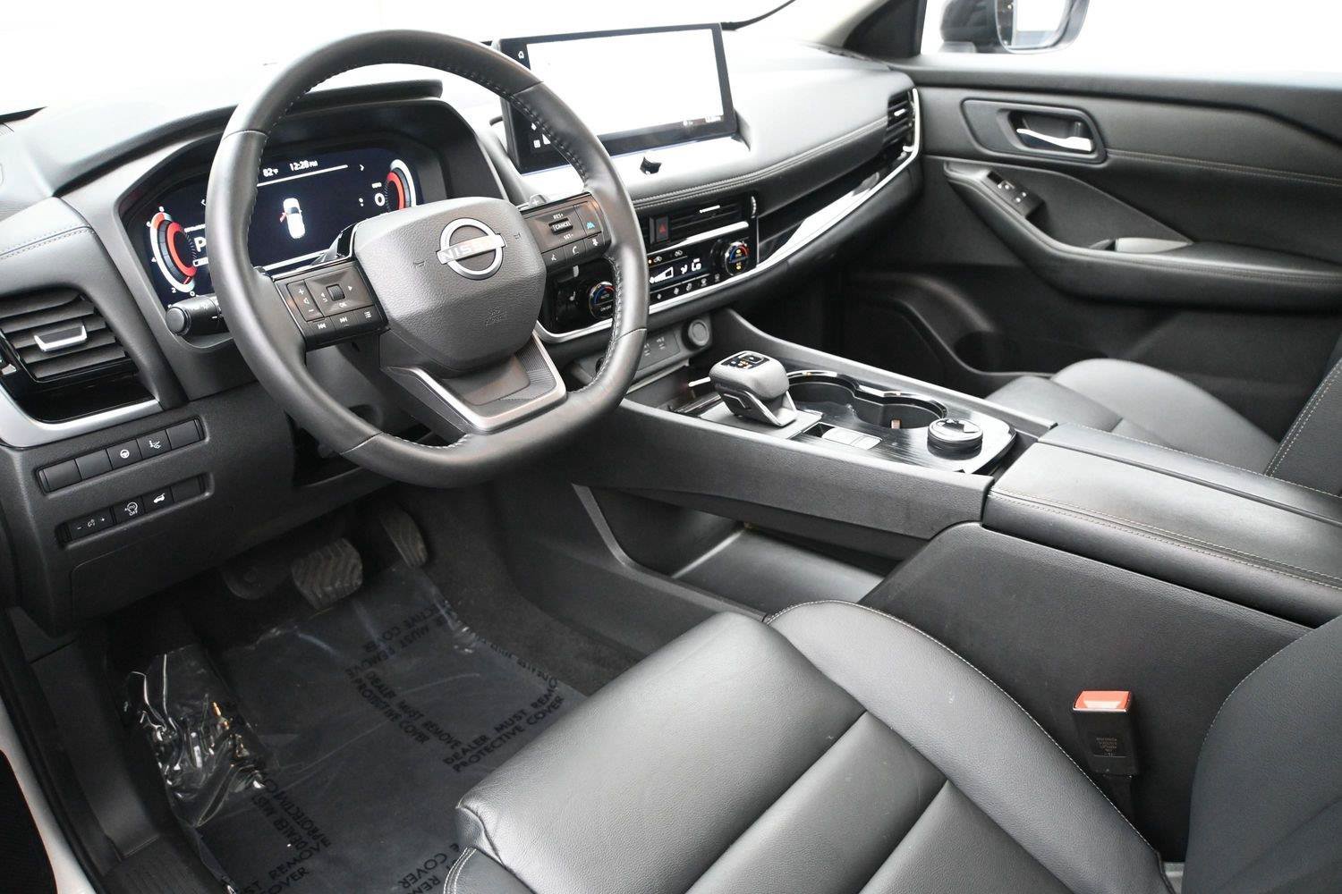 Certified 2025 Nissan Rogue SL w/ SL Premium Package AWD/4WD image 2