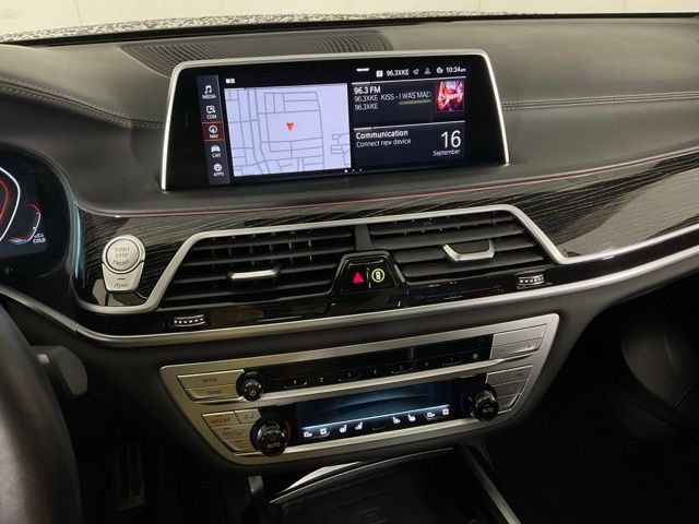 Used 2022 BMW 750i xDrive w/ Executive Package AWD/4WD image 21