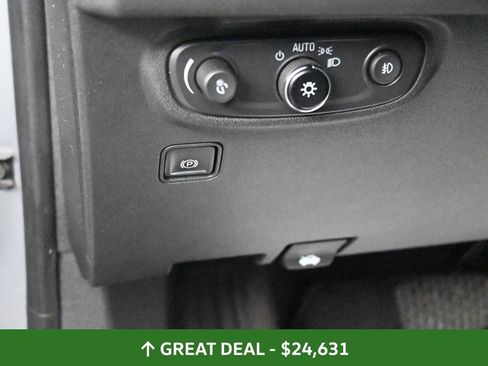 Used 2023 GMC Terrain AT4 image 28