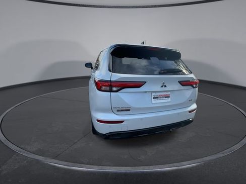 Used 2023 Mitsubishi Outlander SEL image 13
