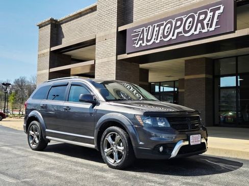 Used 2015 Dodge Journey Crossroad w/ Flexible Seating Group image 1