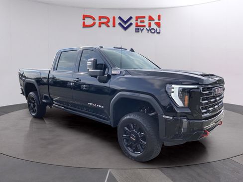 Used 2024 GMC Sierra 3500 AT4 w/ AT4 Premium Plus Package image 4