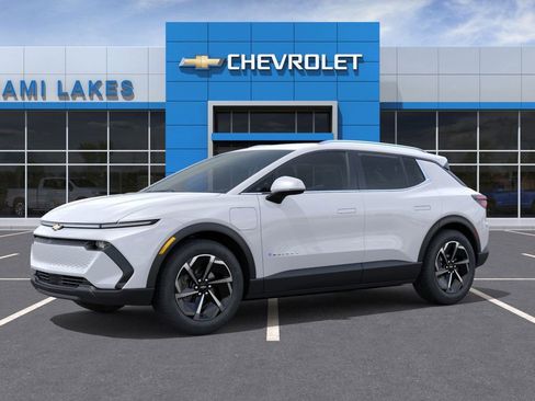 New 2026 Chevrolet Equinox EV LT AWD/4WD image 2