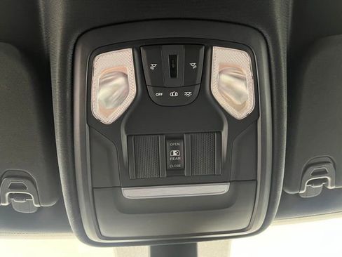 Used 2019 RAM 1500 Big Horn AWD/4WD image 34