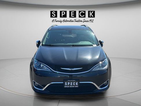Used 2018 Chrysler Pacifica Limited FWD image 8