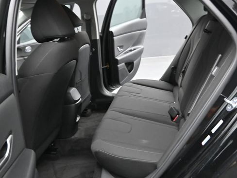 Used 2025 Hyundai Elantra SEL w/ Cargo Package FWD image 15