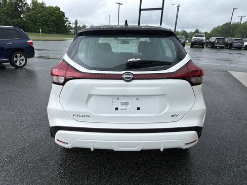 Used 2023 Nissan Kicks SV FWD image 8