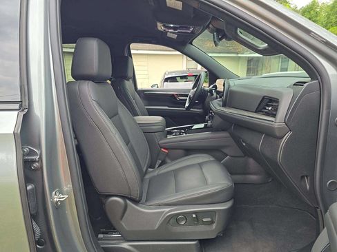 Used 2026 Chevrolet Tahoe Z71 AWD/4WD image 9