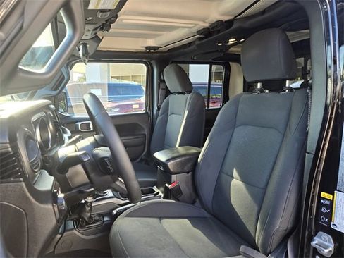 Used 2023 Jeep Gladiator Willys image 9